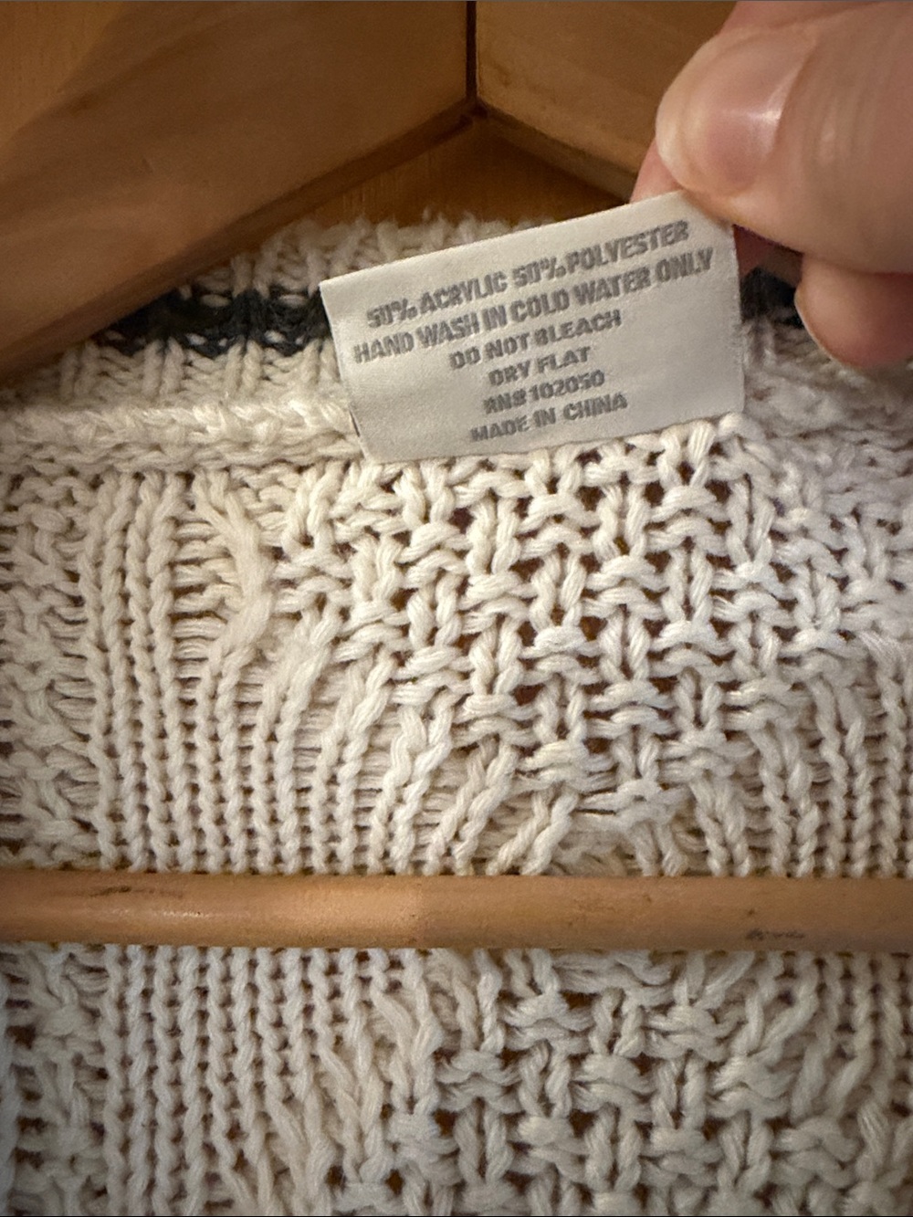 Taylor Swift Folklore Album Cable Knit V-Neck Button Cardigan Sweater XL/2XL - Picture 4 of 12